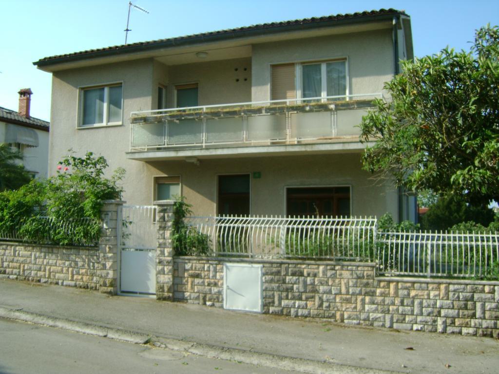 Apartment For Holidays In พูลา ห้อง รูปภาพ