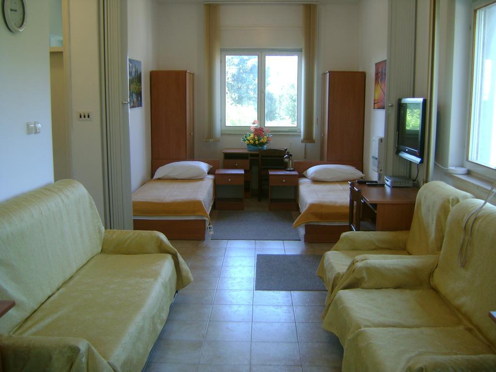 Apartment For Holidays In พูลา ห้อง รูปภาพ