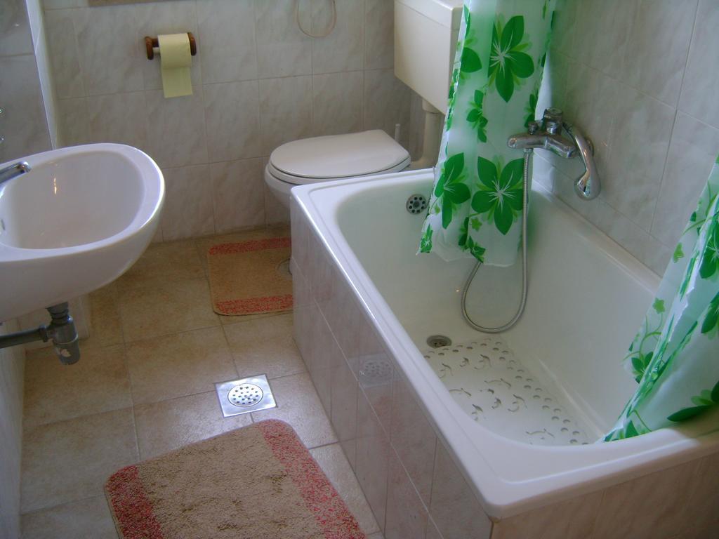 Apartment For Holidays In พูลา ห้อง รูปภาพ
